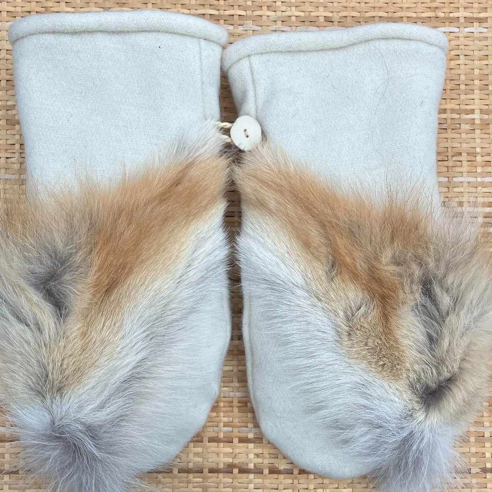 Toasty Nordic/Sámi Mittens